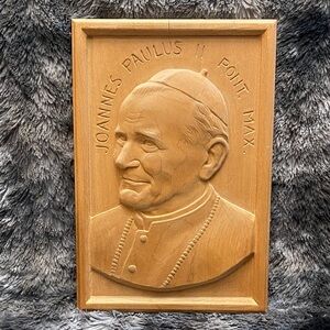 Pope Jean Paul ll wood plaque wall hanging.